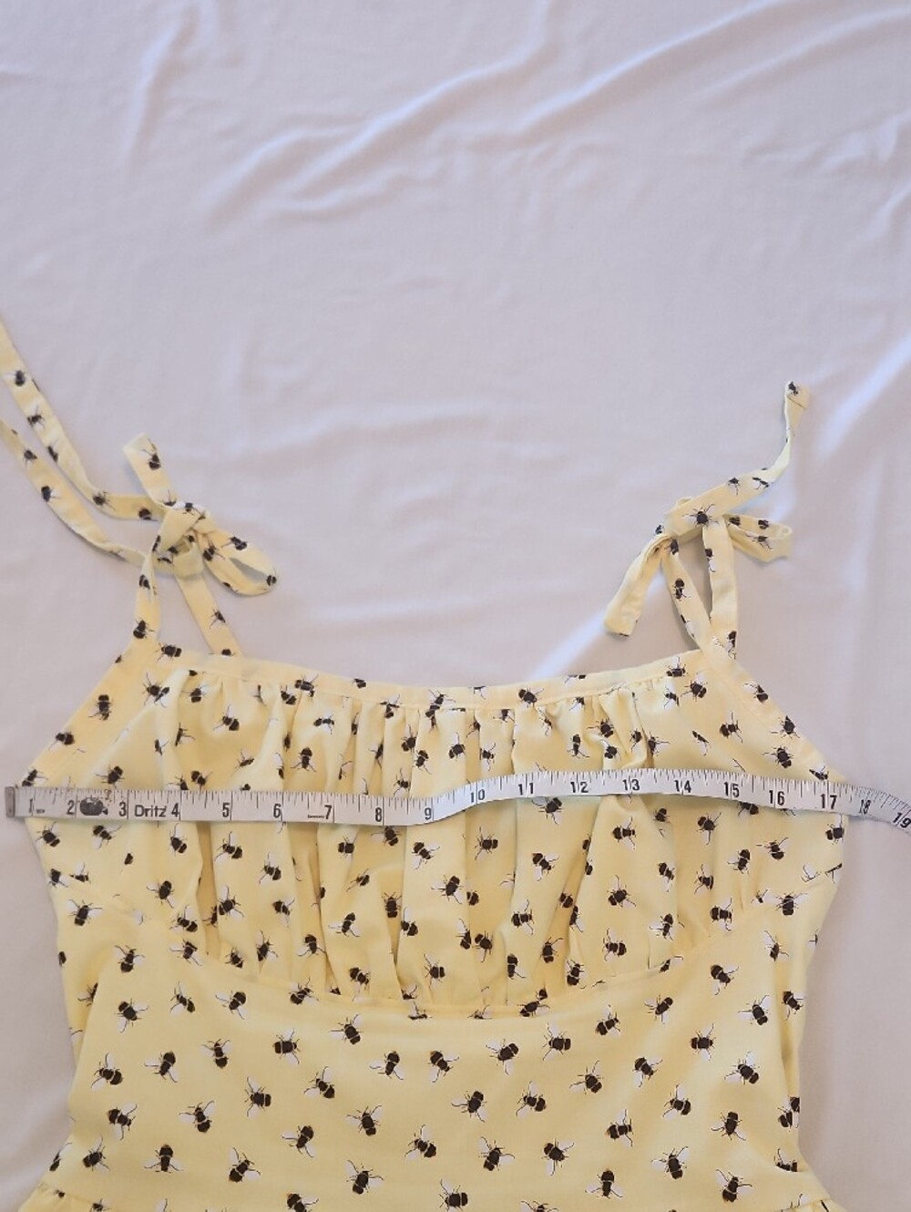 🐝 Yellow Tie-Shoulder Sundress with Bee Print SZ S/M - Picture 12 of 12